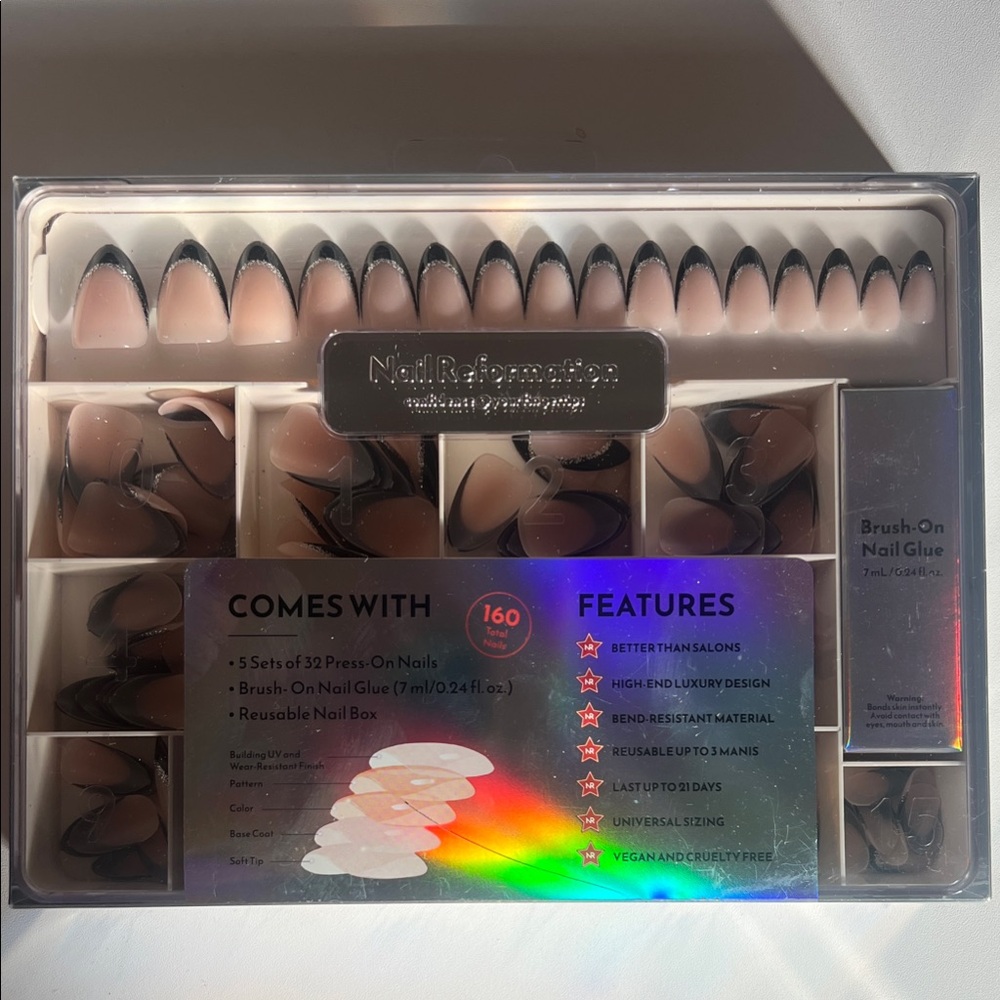 NailRevolution Black and Tan Press-On Nails Set